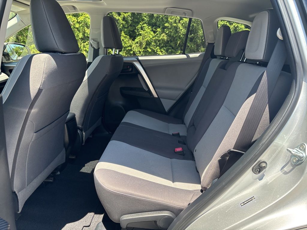 Used 2013 Silver Toyota XLE image 10