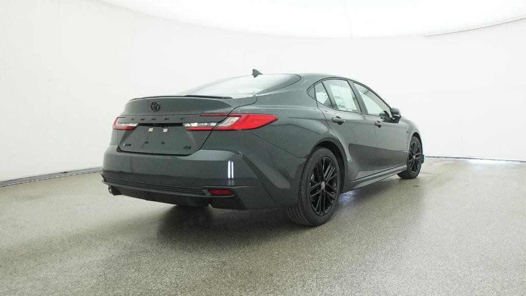 2025 Toyota Camry SE 18