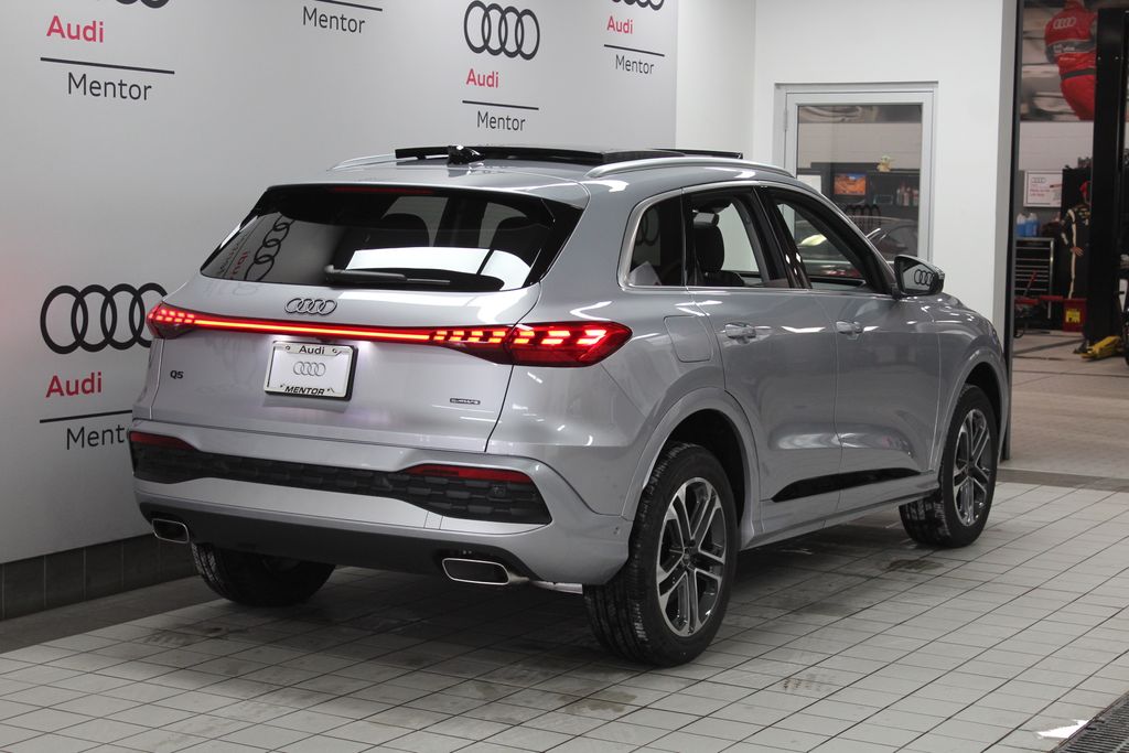 Thumbnail: 2025 Audi Q5 - 6