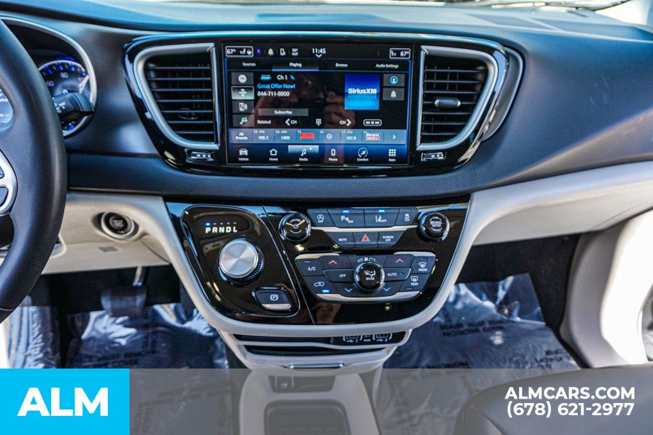 Used 2024 Silver Chrysler Touring L image 46