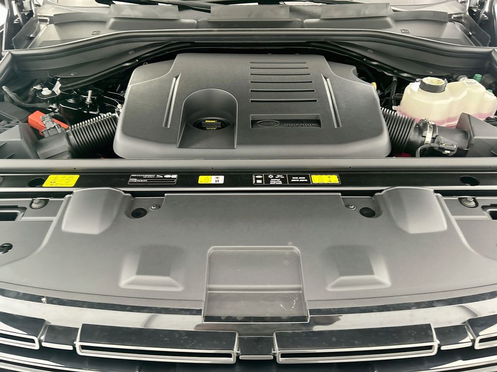 Thumbnail: 2026 Land Rover Range Rover - 28