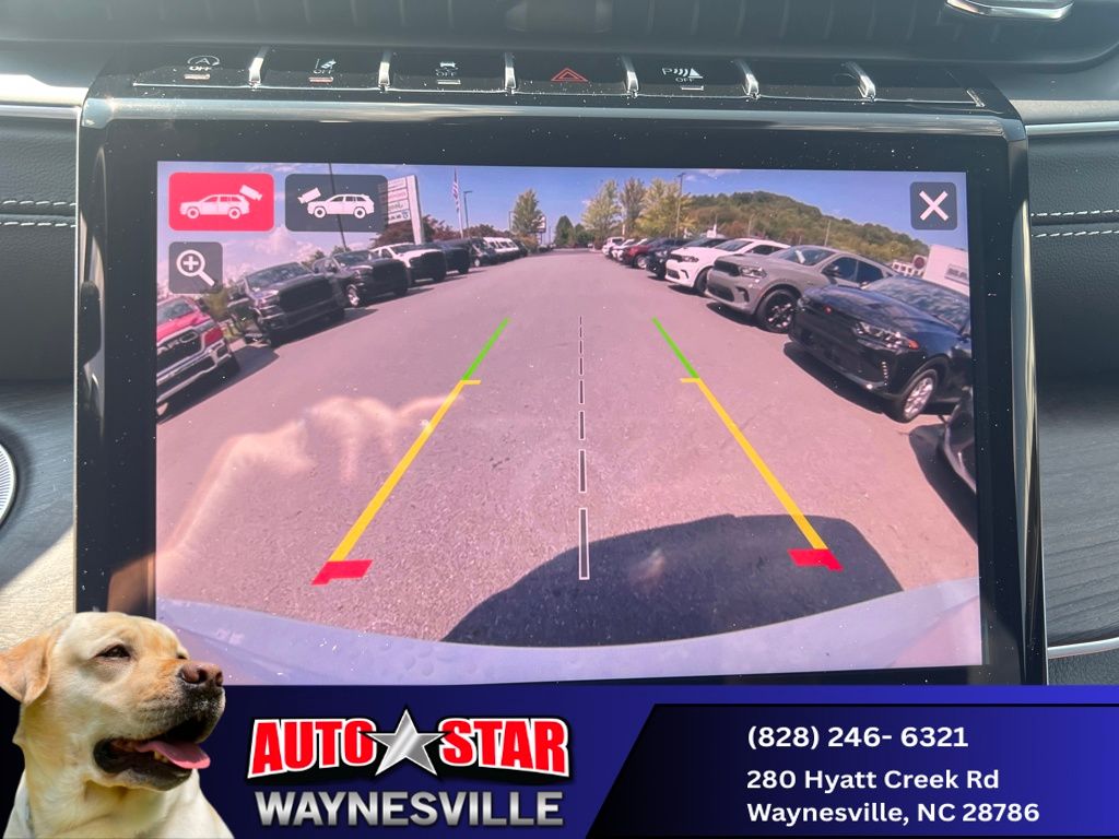 new 2025 Jeep Grand Cherokee car, priced at $47,990