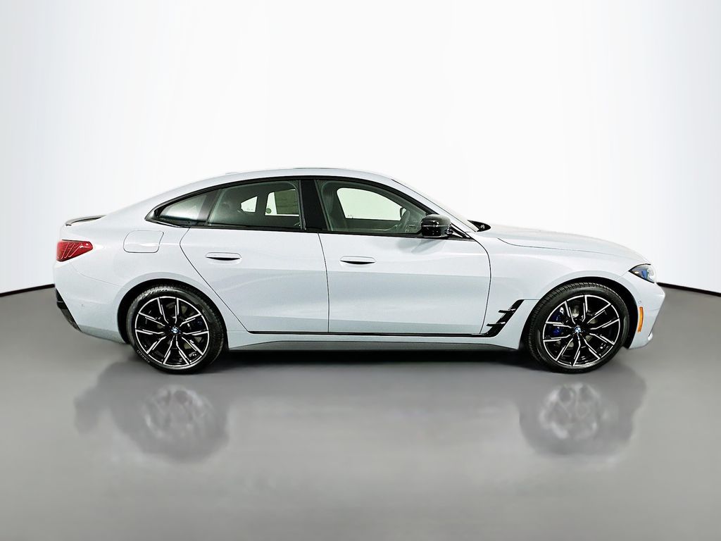 Thumbnail: 2026 BMW 4 Series - 4