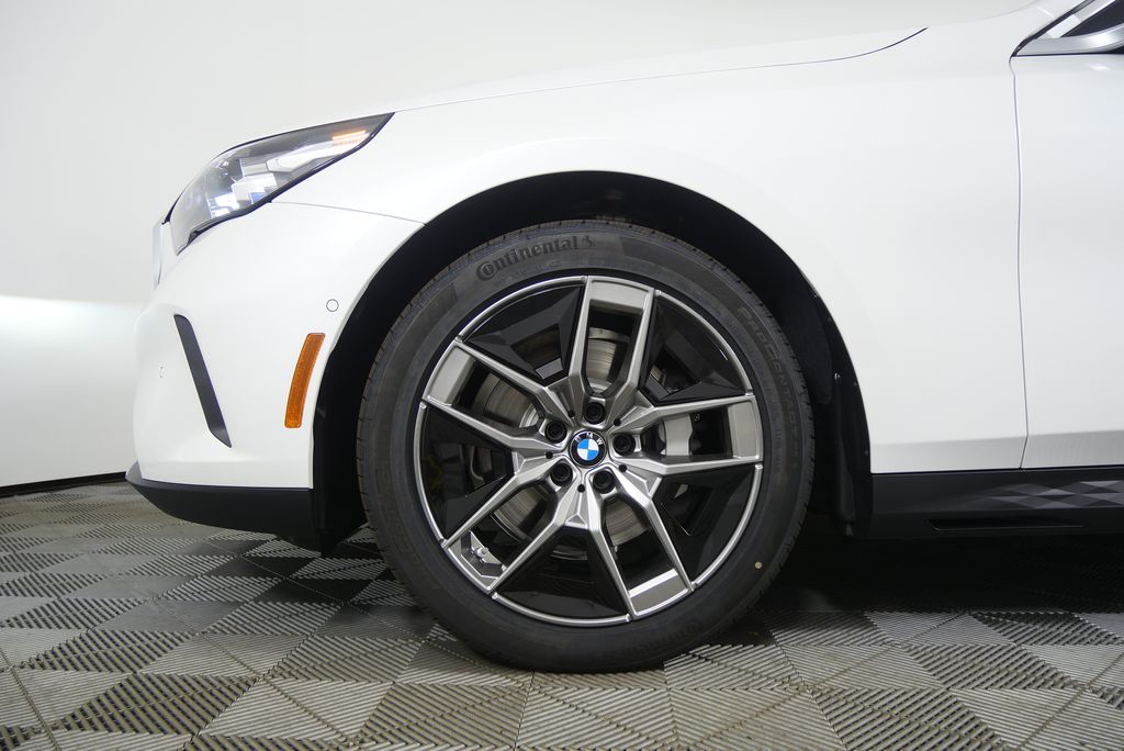 Thumbnail: 2026 BMW 5 Series - 7