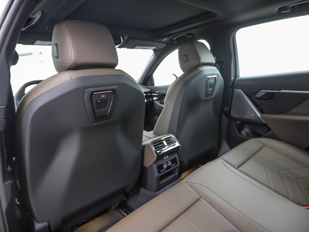 Thumbnail: 2026 BMW 5 Series - 20