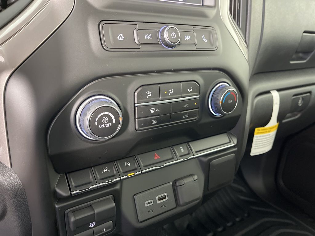 Thumbnail: 2026 Chevrolet Silverado 1500 - 21