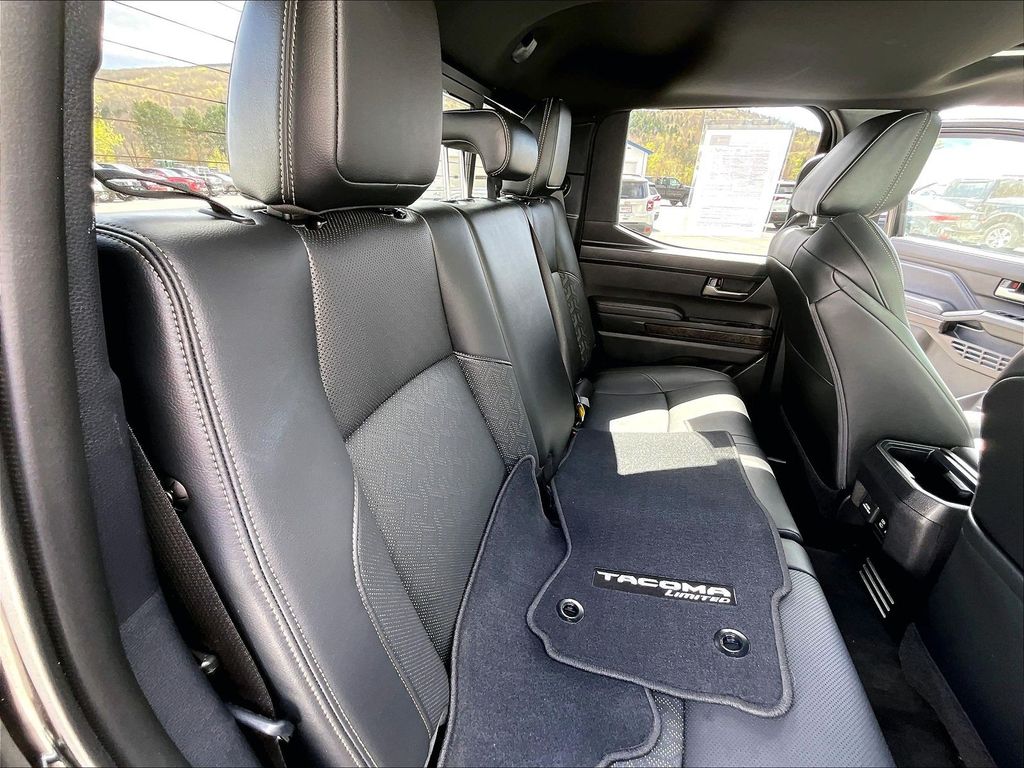 2024 Toyota Tacoma — photo 16