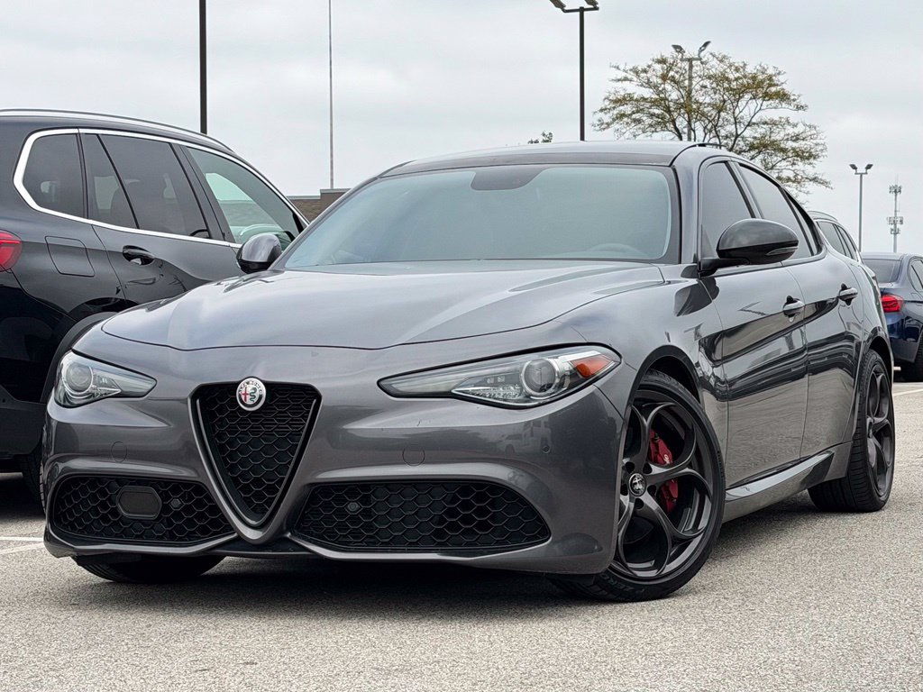 Vesuvio Gray Metallic 2019 Alfa Romeo Giulia Sedan Rear-Wheel Drive 8-Speed Automatic