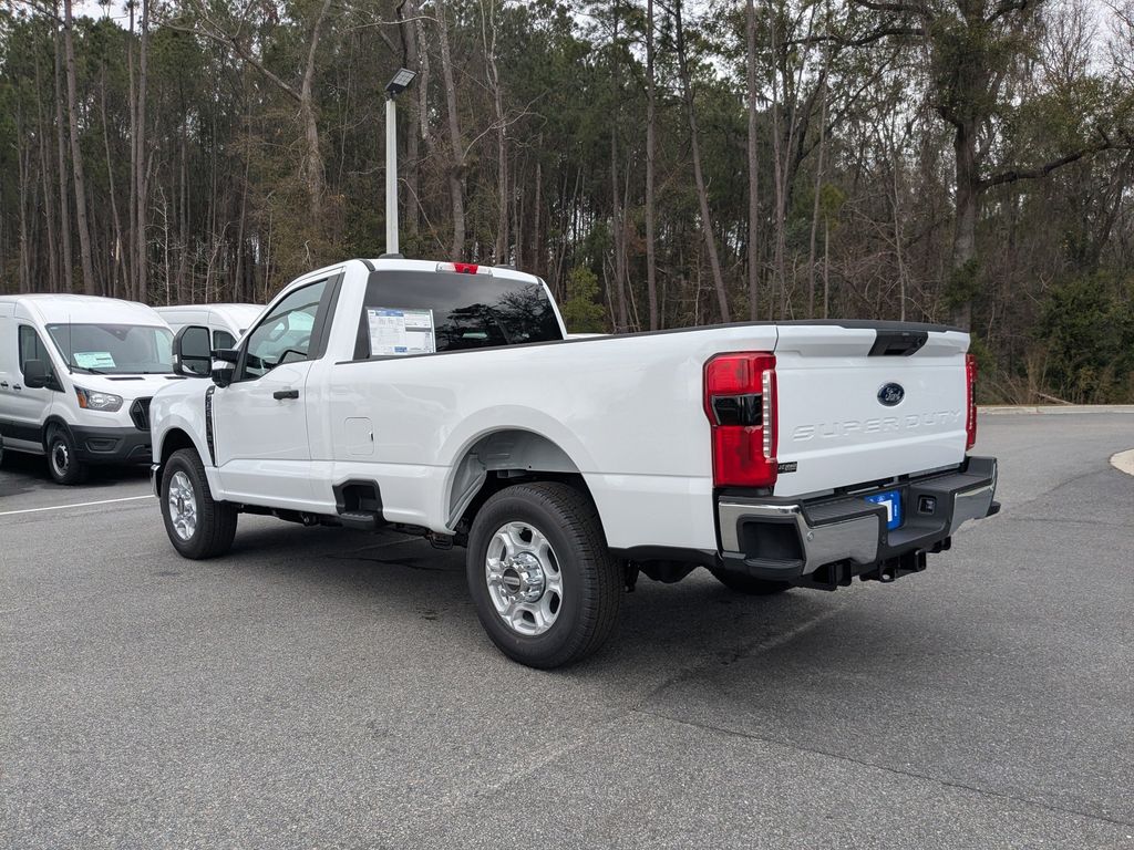 2026 Ford F-350 Super Duty XLT