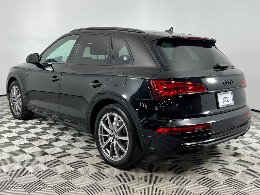 Thumbnail: 2023 Audi Q5 - 3