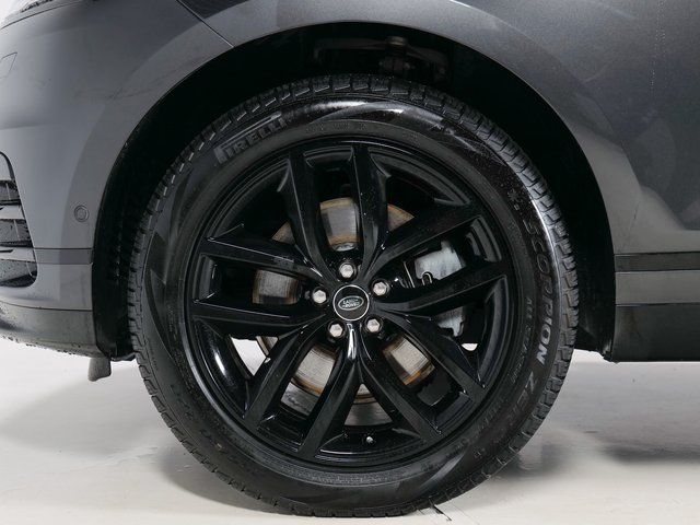 Certified Used 2025 Gray Land Rover Dynamic SE image 9