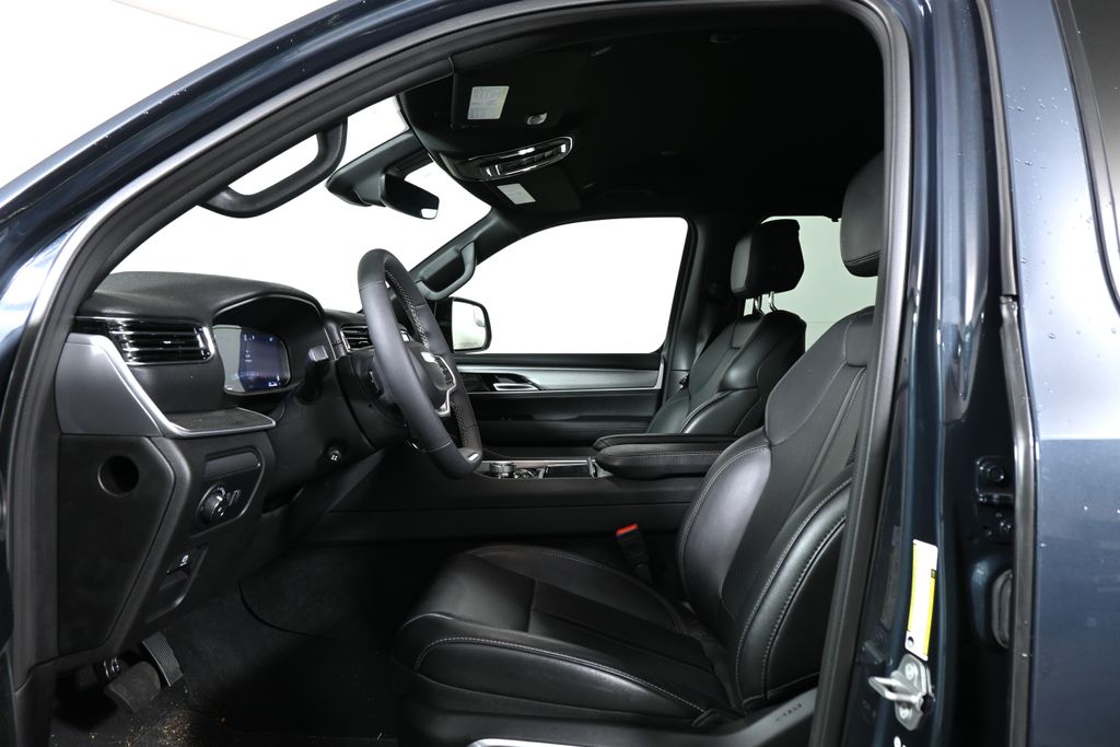 Thumbnail: 2025 Jeep Wagoneer - 3