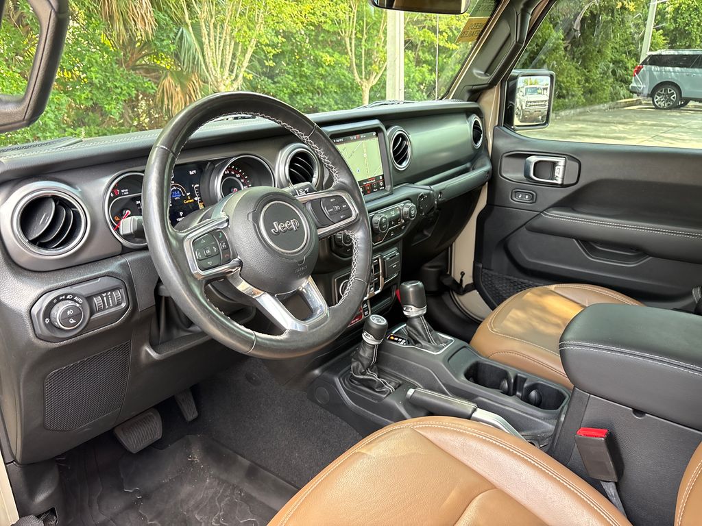 Used 2022 Beige Jeep Rubicon image 6