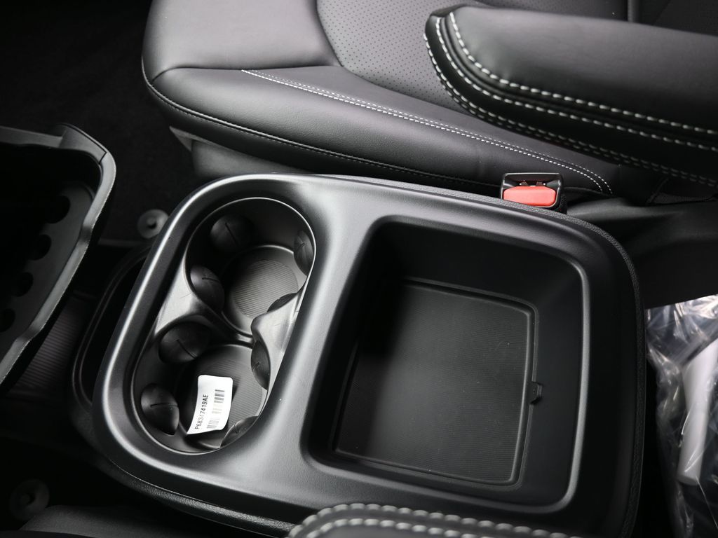 New 2026 Silver Mist Clearcoat Chrysler LX image 22