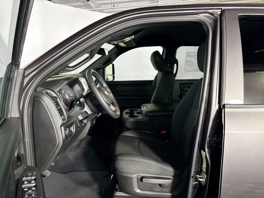 2026 RAM 3500 Tradesman - Photo 11