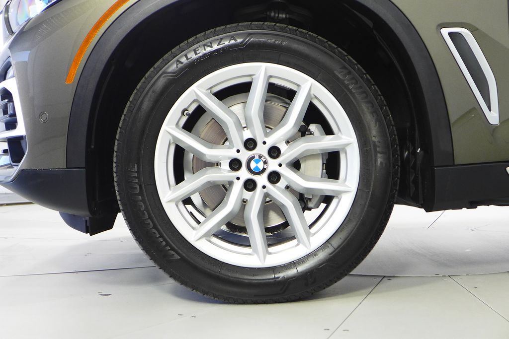 Thumbnail: 2021 BMW X5 - 5