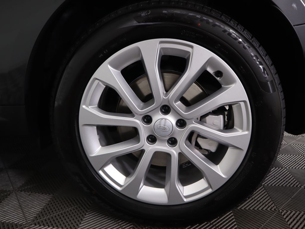 Thumbnail: 2025 Land Rover Range Rover Sport - 32