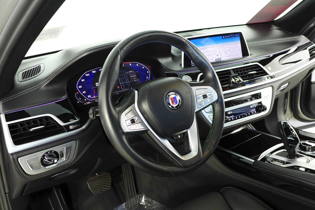Thumbnail: 2022 BMW 7 Series - 31