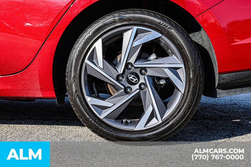 Used 2025 Red Hyundai SEL Sport image 17