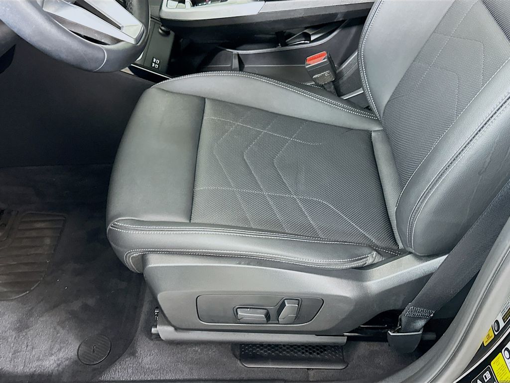 Thumbnail: 2023 BMW X1 - 20