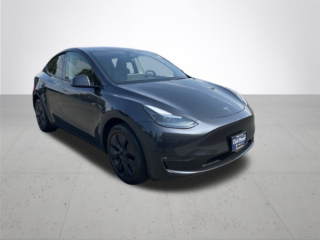 2025 Tesla Model Y Long Range