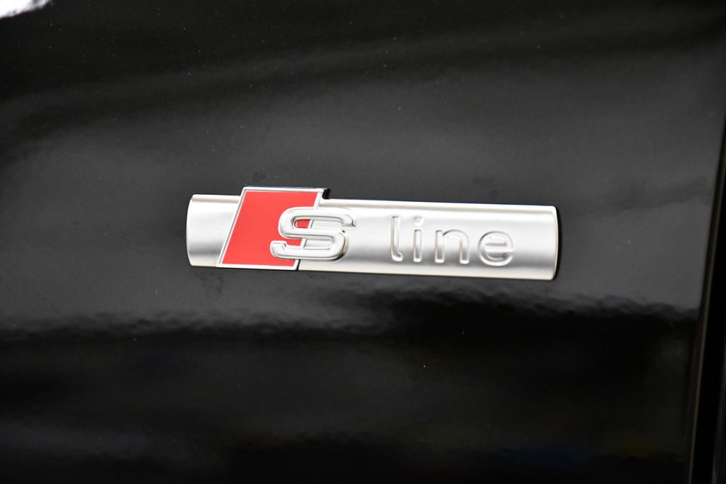 Thumbnail: 2025 Audi Q3 - 11