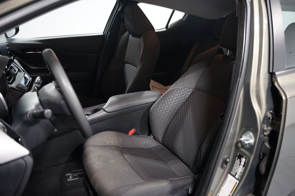 Thumbnail: 2021 Toyota C-HR - 6