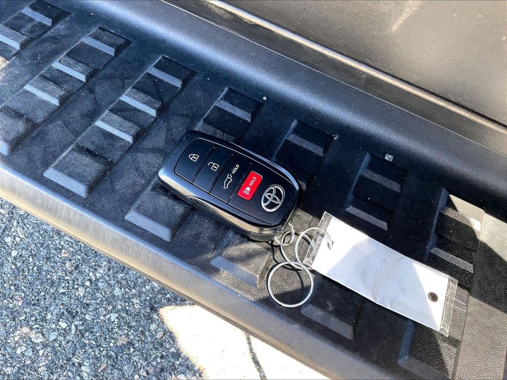2025 Toyota Land Cruiser — photo 31