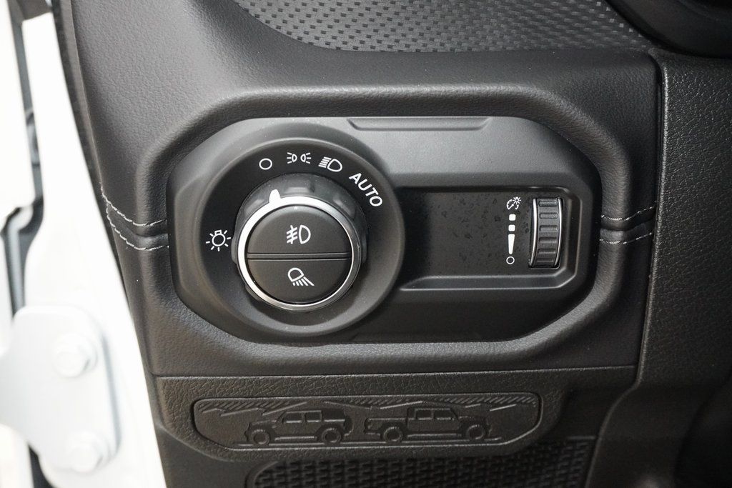 Used Car 2025 Jeep Gladiator  Mojave For Sale Under $50,000 In Weatherford, Texas