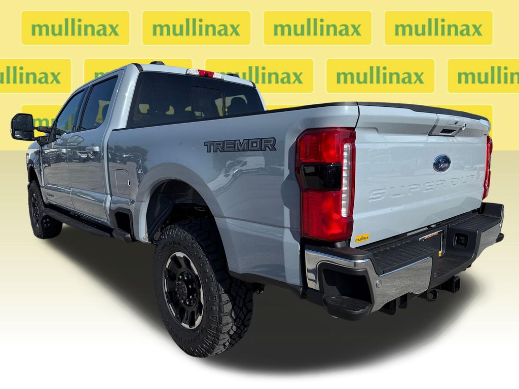 New 2026 Gray Ford Lariat image 4
