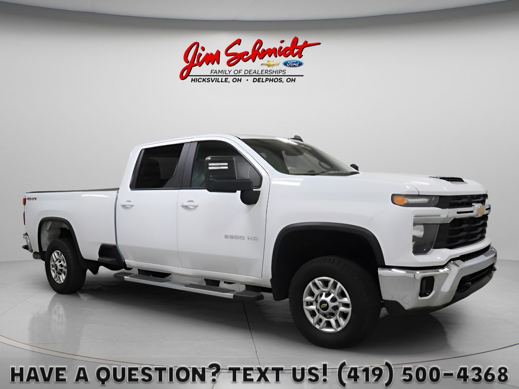 Summit White 2025 Chevrolet Silverado 2500HD Pickup Truck Four-Wheel Drive Automatic