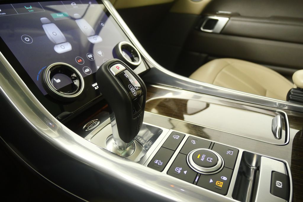 Thumbnail: 2022 Land Rover Range Rover Sport - 28