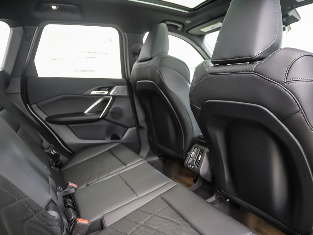 2025 BMW X1 M35i 26