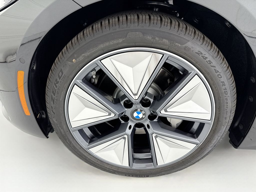 Thumbnail: 2026 BMW i4 - 29