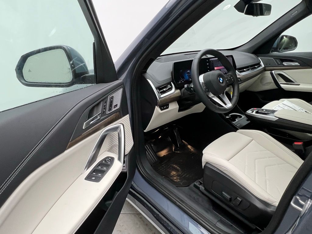 Thumbnail: 2026 BMW X1 - 21