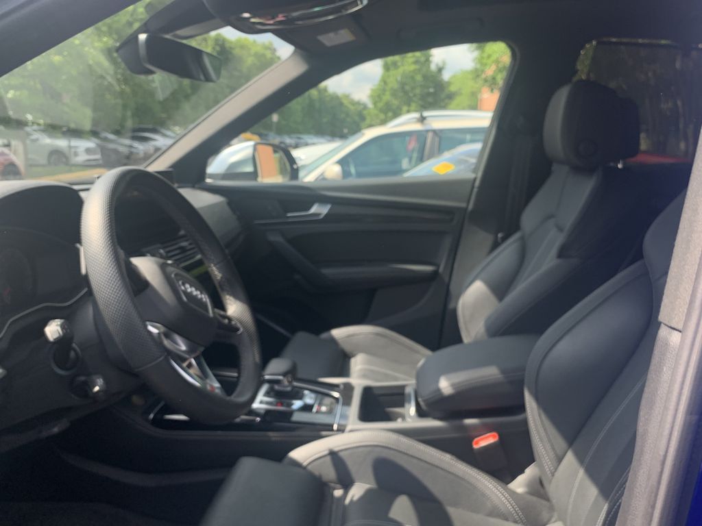 Thumbnail: 2022 Audi SQ5 - 4