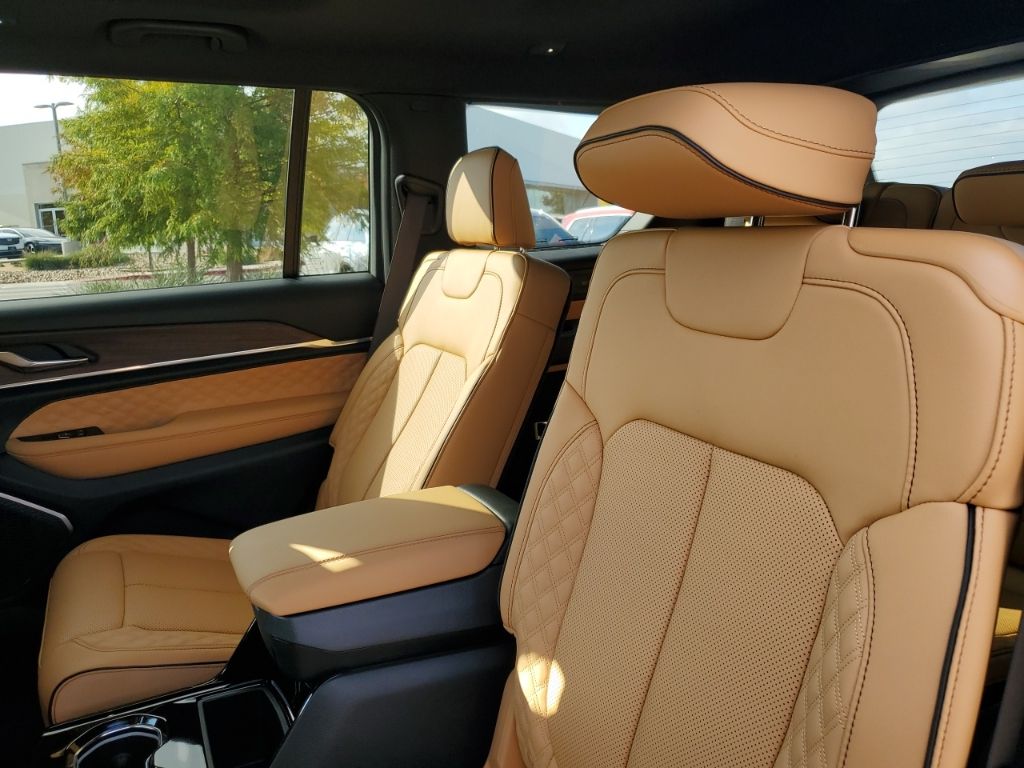 New Car 2025 Jeep Grand Cherokee L  Summit For Sale Under $70,000 In Austin, Texas