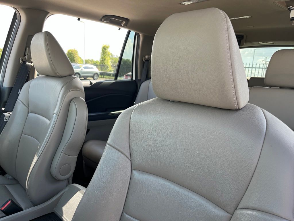 Thumbnail: 2020 Honda Pilot - 26