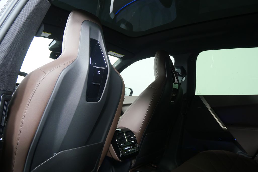 Thumbnail: 2024 BMW iX - 18