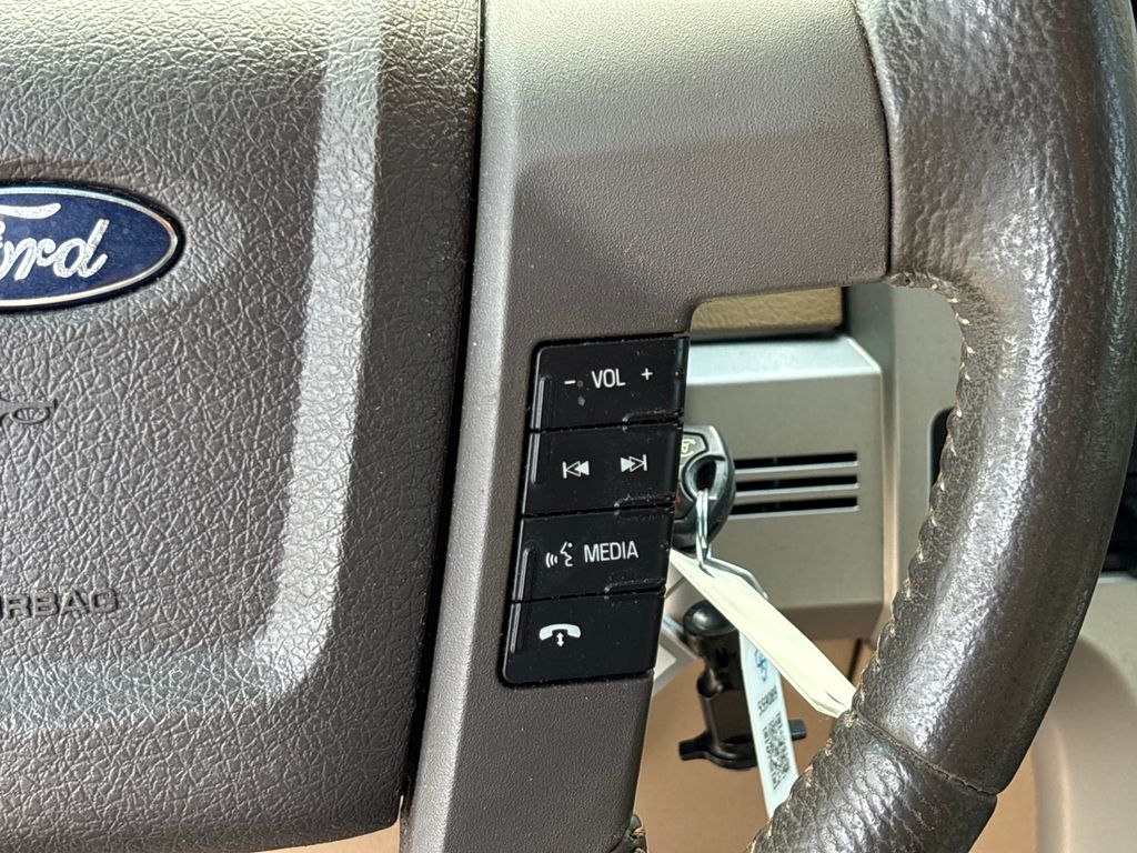 Used 2014 Beige Ford Lariat image 22