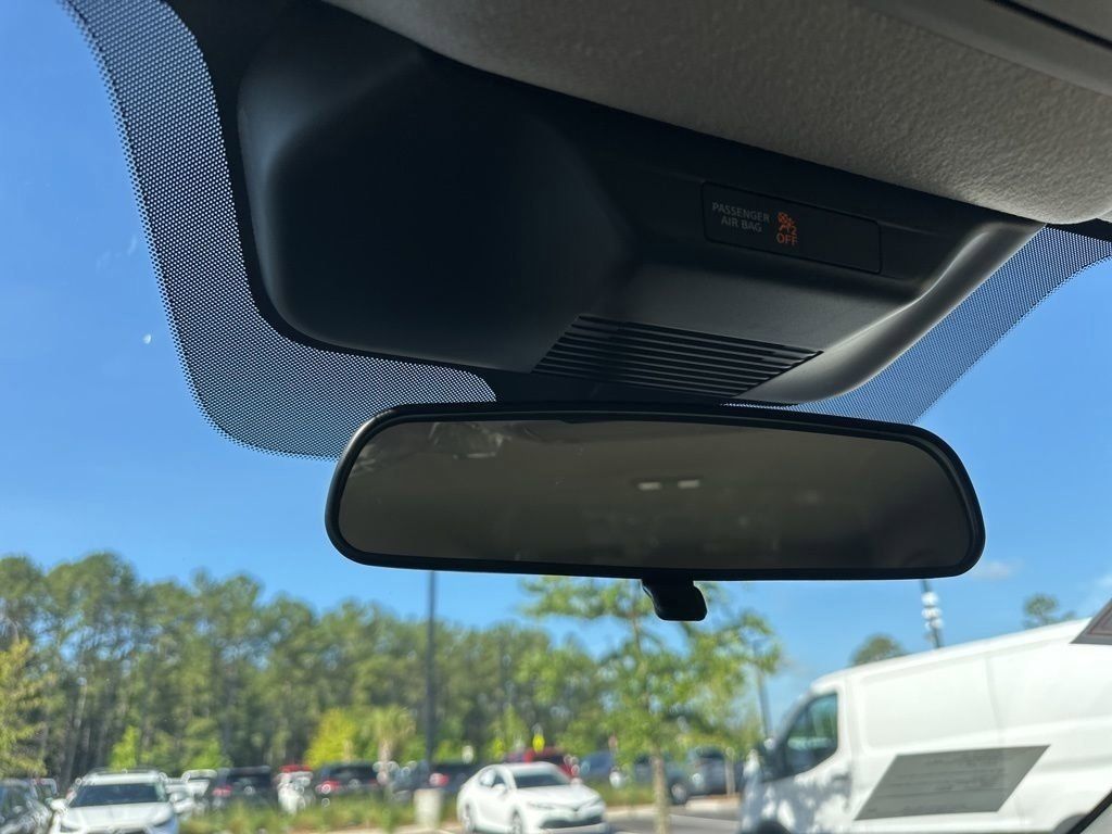 2025 Super Black Nissan Kicks SR FWD SUV