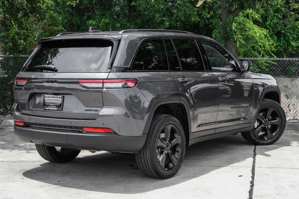 used 2023 Jeep Grand Cherokee car, priced at $31,400