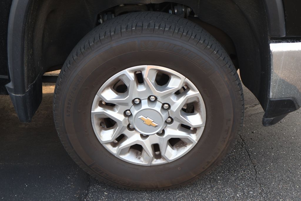 2024 Chevrolet Silverado 2500 LT 5
