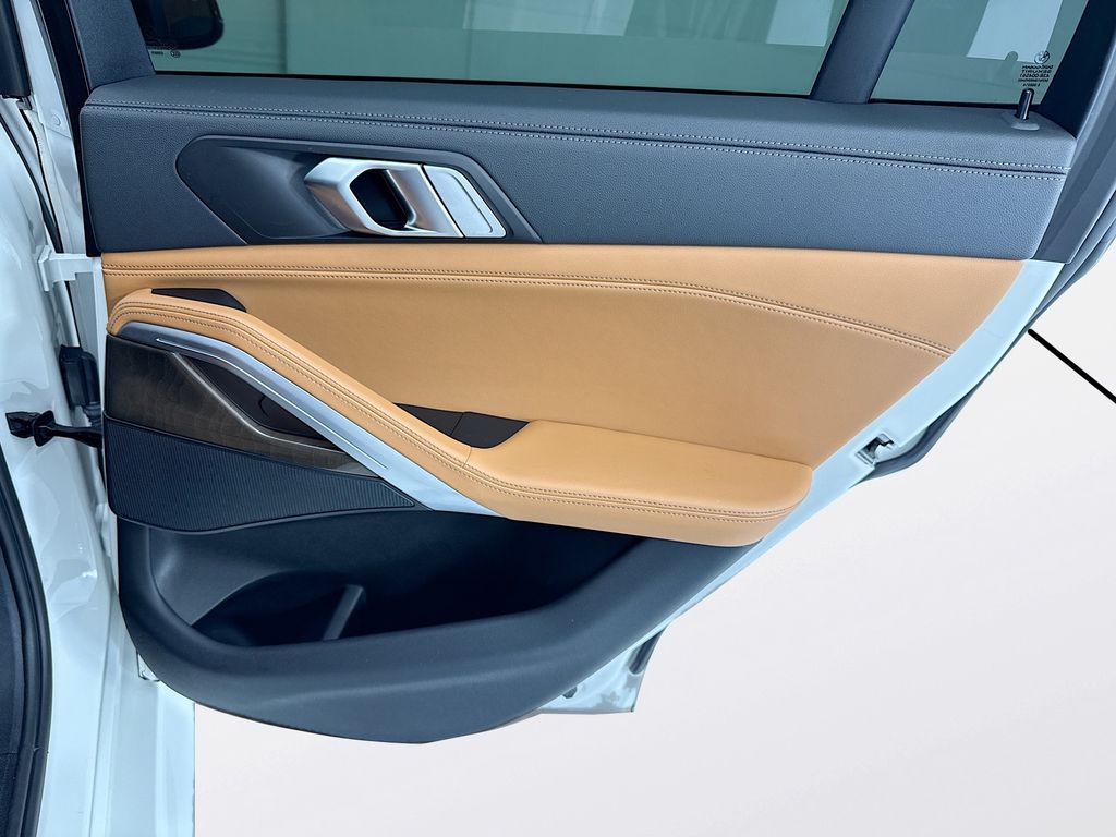Thumbnail: 2023 BMW X6 - 26