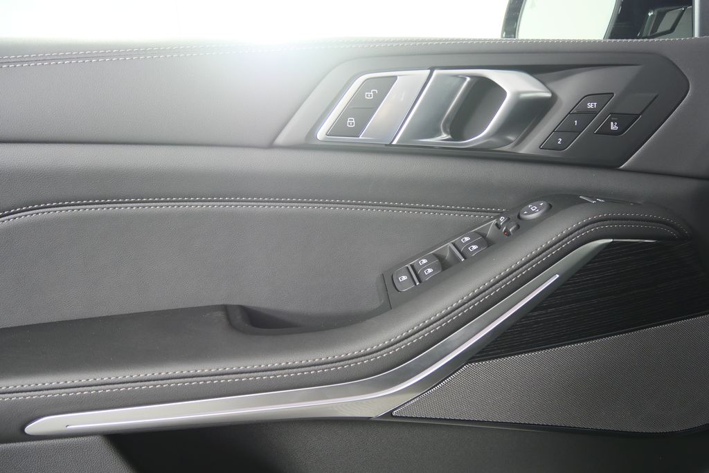 Thumbnail: 2026 BMW X5 - 8