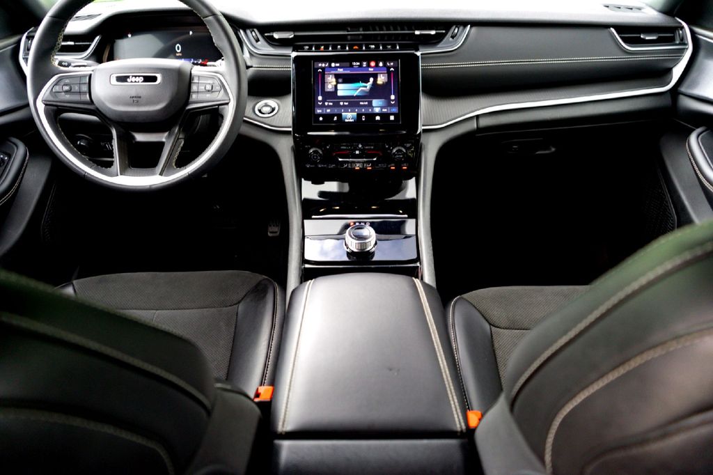 Used Car 2023 Jeep Grand Cherokee L  Altitude For Sale Under $30,000 In Taylor, Texas