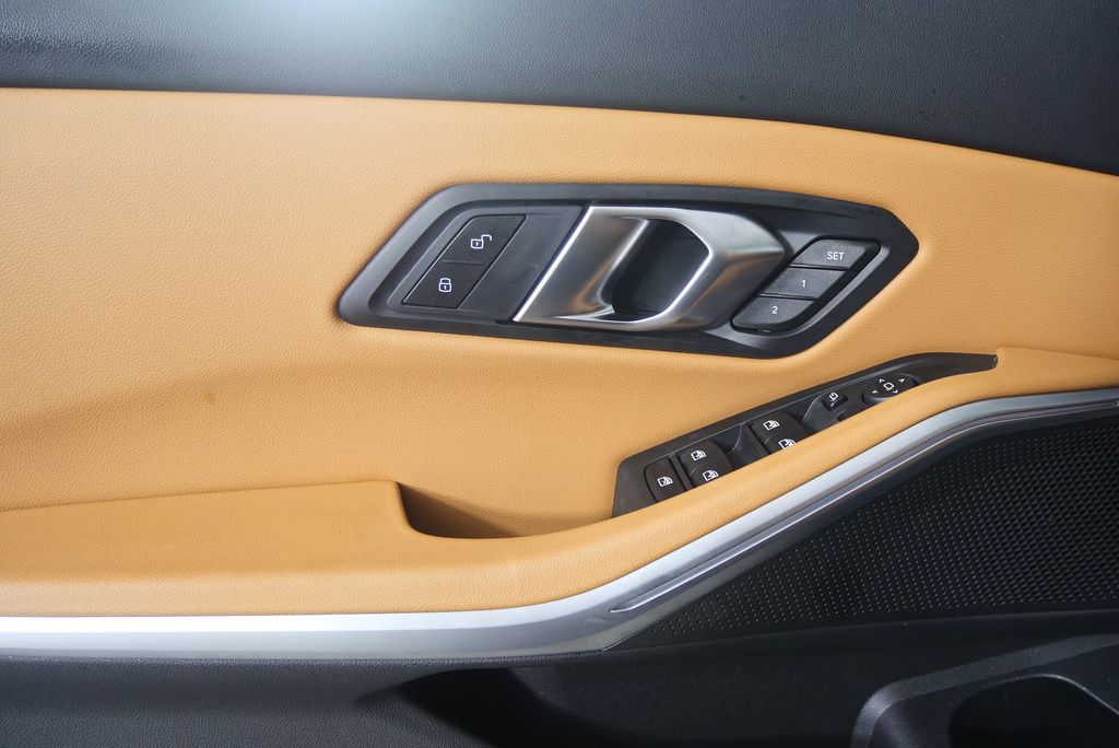 Thumbnail: 2024 BMW 3 Series - 9