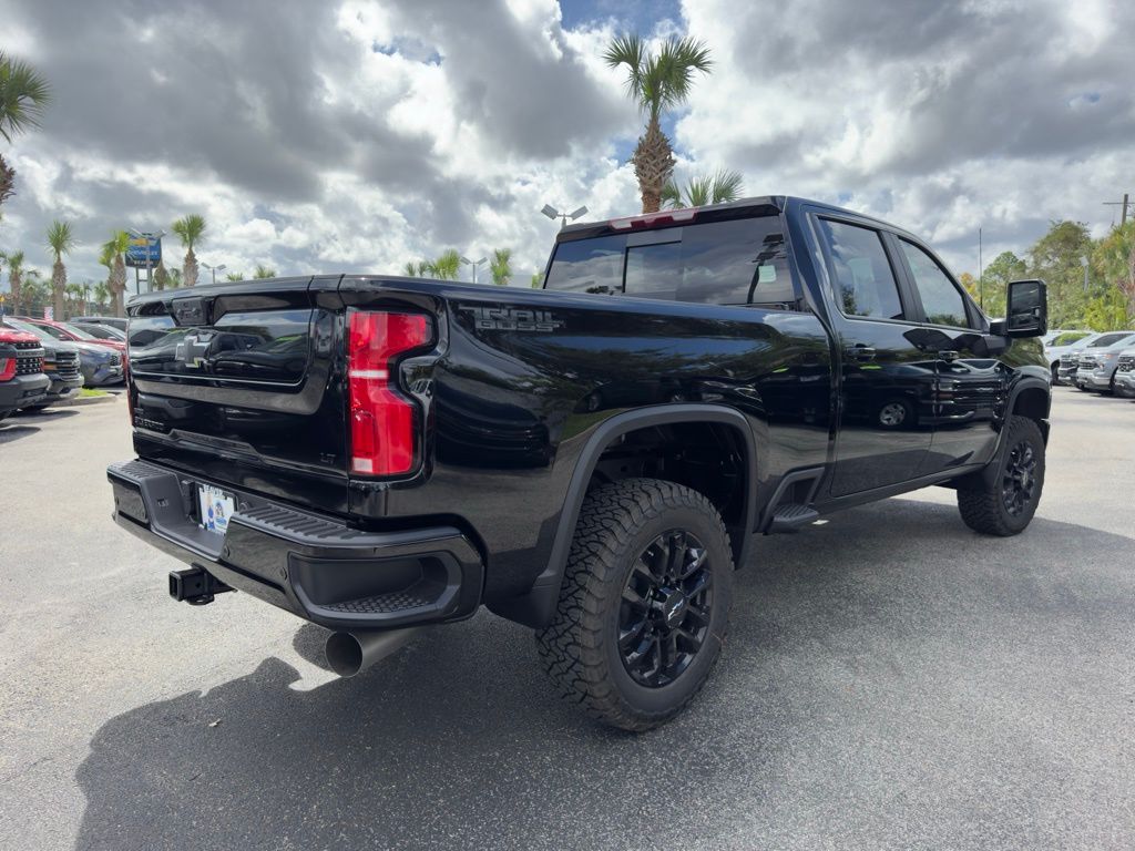 2025 Chevrolet Silverado 3500HD High Country 8