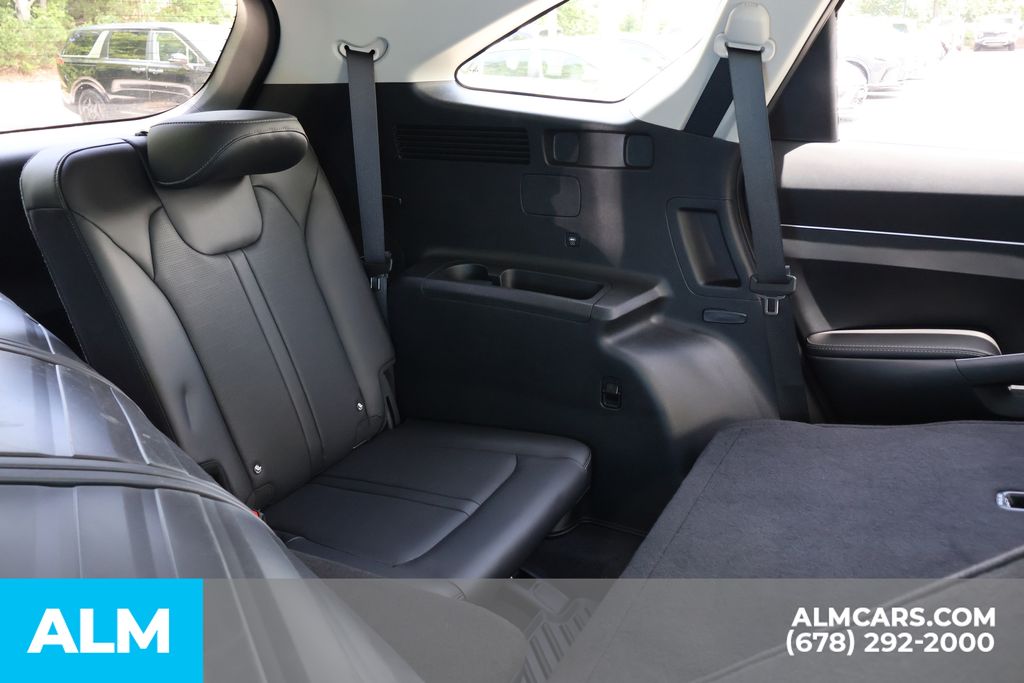 Used 2025 Black Kia S image 22