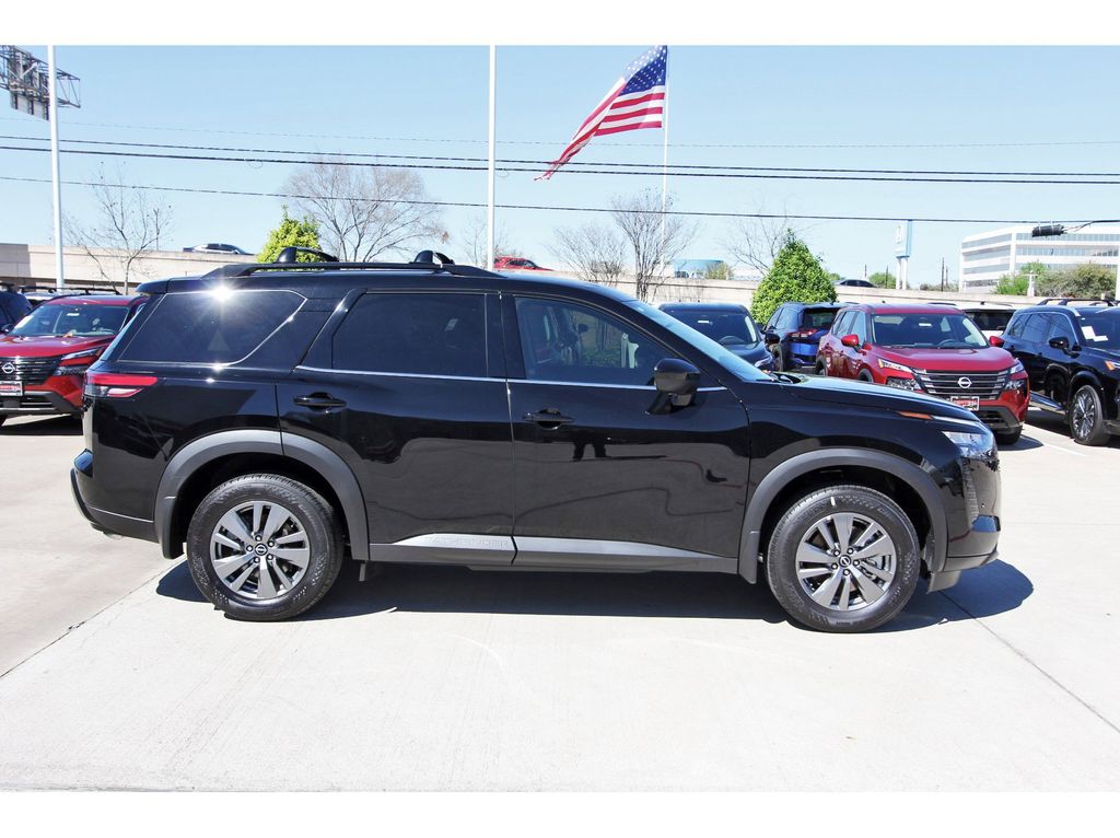 2026 Nissan Pathfinder SV - 4